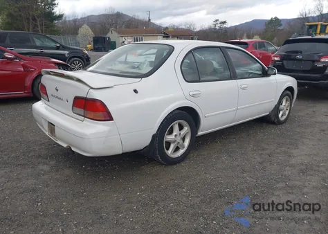 1997 Nissan Maxima Gle/Gxe/Se z USA, uszkodzony, nr VIN JN1CA21D0VT875546